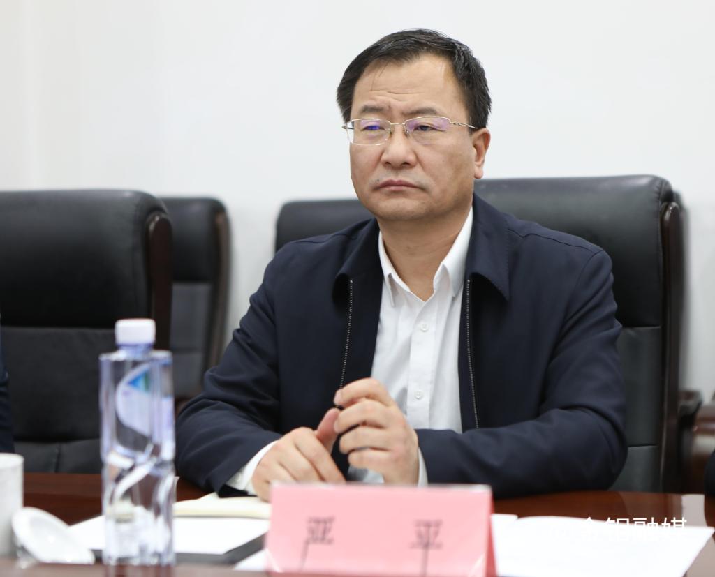 20231212-嚴(yán)平在金鉬汝陽(yáng)主持召開專題會(huì)議1.jpg