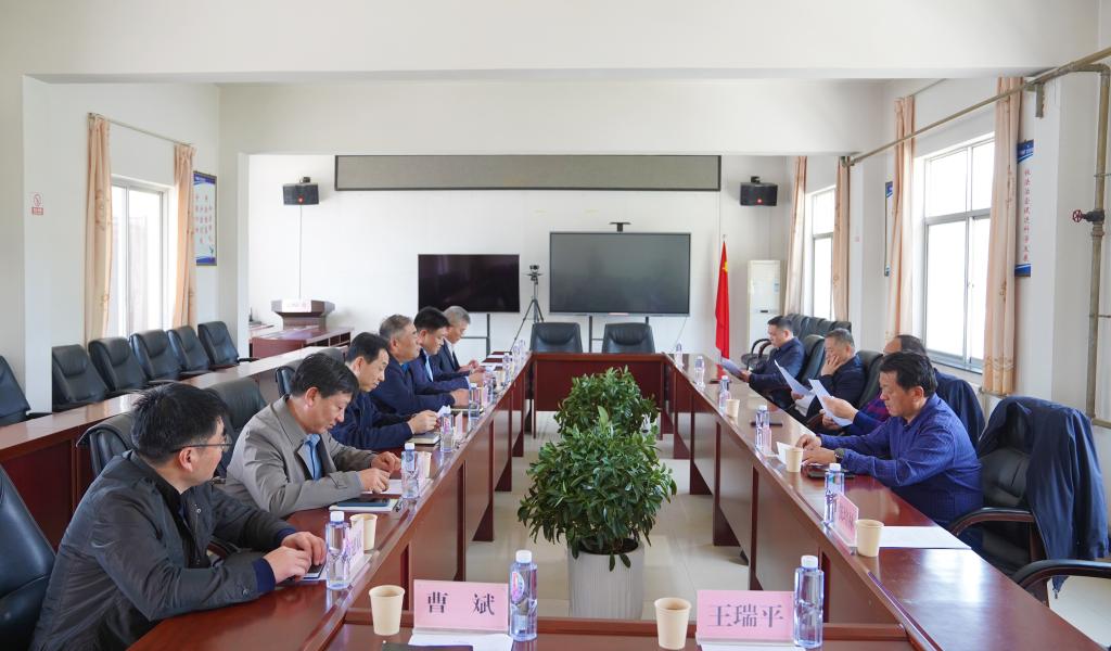20250409-陜西有色金屬集團(tuán)外部董事一行到五洲礦業(yè)公司調(diào)研 (3).jpg 20250409-陜西有色金屬集團(tuán)外部董事一行到五洲礦業(yè)公司調(diào)研 (3).jpg